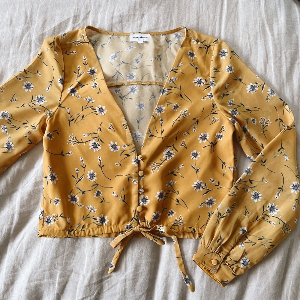 SUPERDOWN floral blouse